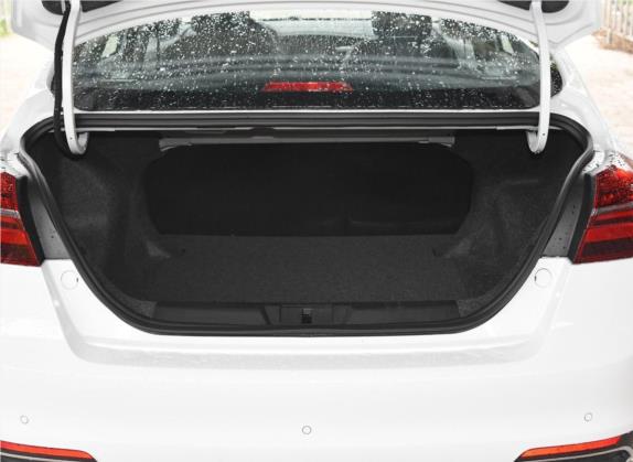 帝豪 2019款 领军版 1.5L 手动豪华型 国V 车厢座椅   后备厢