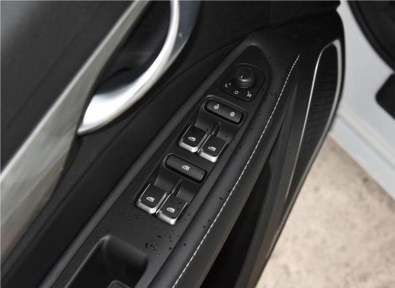 帝豪 2019款 领军版 1.5L 手动豪华型 国V 车厢座椅   门窗控制