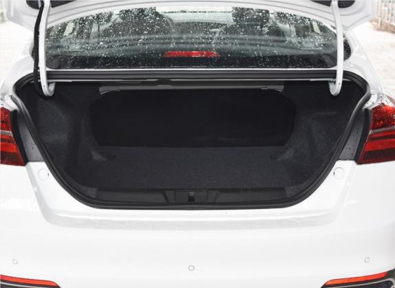 帝豪 2019款  领军版 1.5L 手动豪华型 国VI 车厢座椅   后备厢