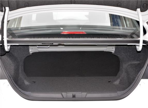 帝豪 2019款 领军版 1.5L 手动向上互联型 国V 车厢座椅   后备厢