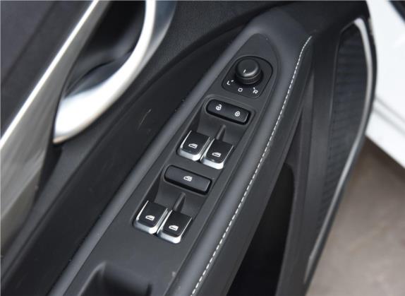 帝豪 2019款 领军版 1.5L CVT豪华型 国V 车厢座椅   门窗控制