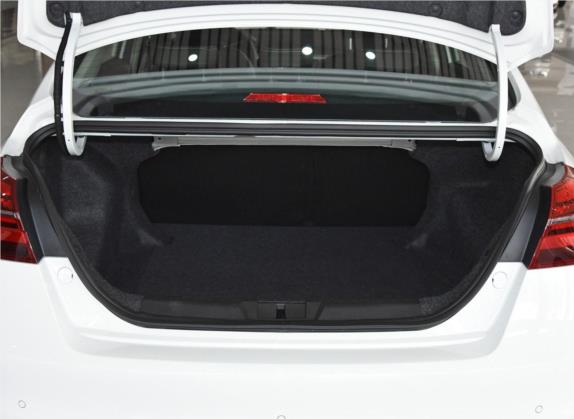 帝豪 2019款 领军版 1.5L CVT豪华型 国VI 车厢座椅   后备厢