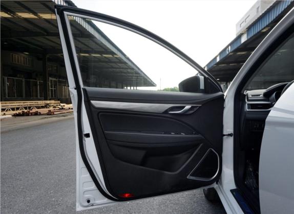 帝豪 2019款 领军版 1.5L CVT向上互联型 国V 车厢座椅   前门板