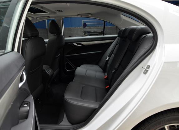 帝豪 2019款 领军版 1.5L 手动向上亚运版 国V 车厢座椅   后排空间