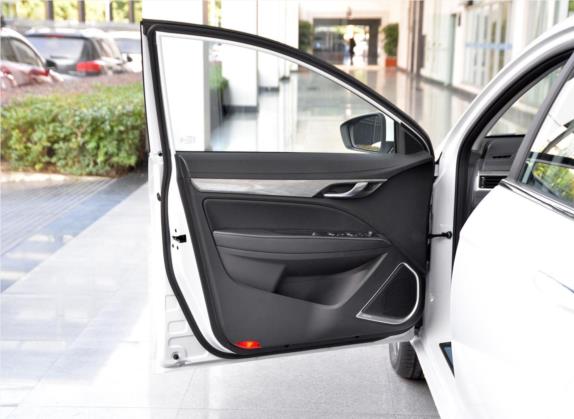 帝豪 2019款 领军版 1.5L CVT向上亚运版 国V 车厢座椅   前门板
