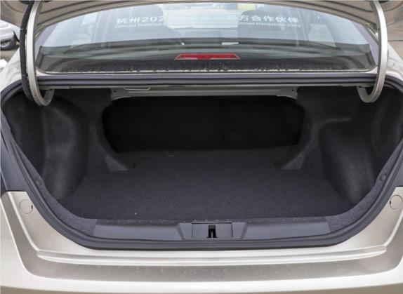 帝豪 2020款 1.5L 手动向上版 车厢座椅   后备厢