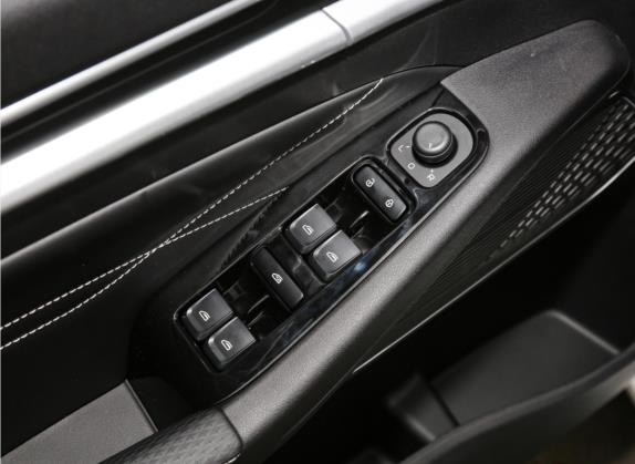 帝豪 2022款 第4代 1.5L 手动豪华型 车厢座椅   门窗控制