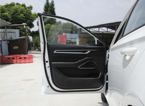 帝豪 2022款 第4代 1.5L 手动精英型 车厢座椅   前门板
