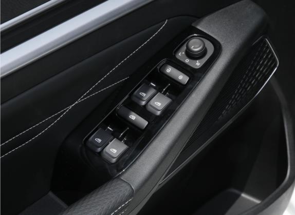 帝豪 2022款 第4代 1.5L 手动精英型 车厢座椅   门窗控制