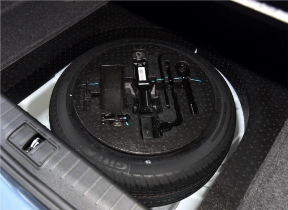博瑞 2015款 2.4L 标准型 其他细节类   备胎