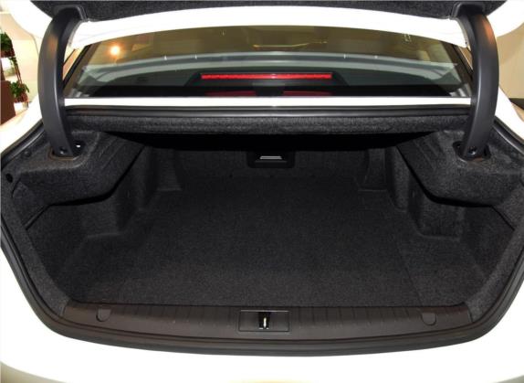 博瑞 2015款 1.8T 标准型 车厢座椅   后备厢