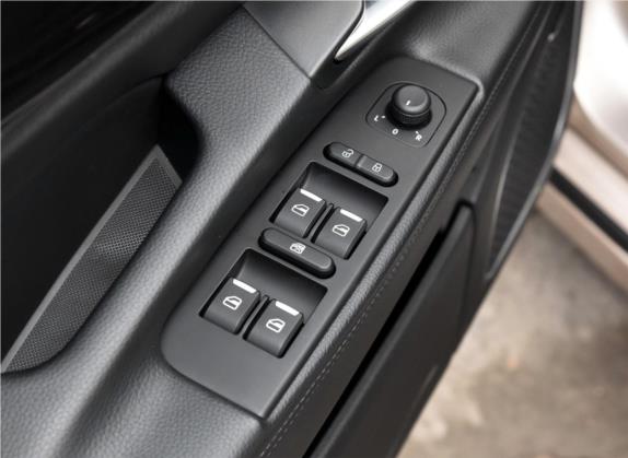 博瑞 2015款 1.8T 舒适型 车厢座椅   门窗控制