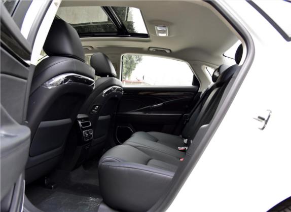 博瑞 2015款 1.8T 尊贵型 车厢座椅   后排空间