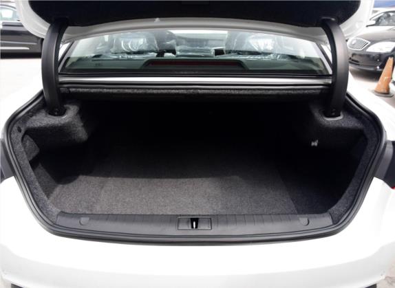 博瑞 2015款 1.8T 尊贵型 车厢座椅   后备厢
