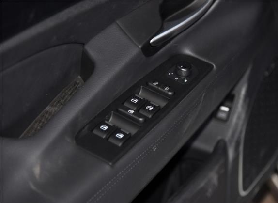 博瑞 2016款 2.4L 尊雅型 车厢座椅   门窗控制