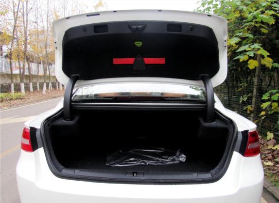 博瑞 2016款 2.4L 舒适型 车厢座椅   后备厢