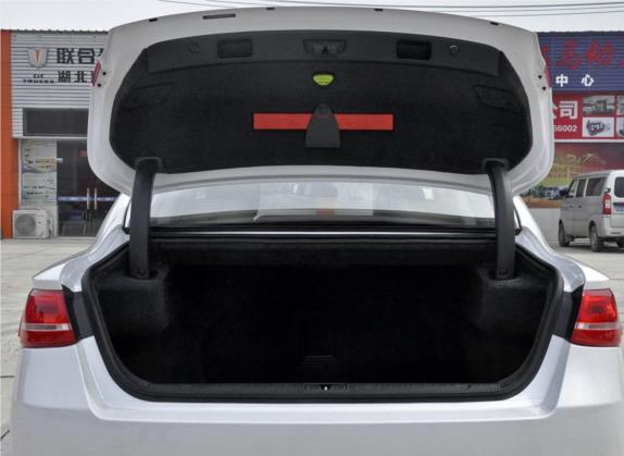 博瑞 2017款 2.4L 舒适型 车厢座椅   后备厢