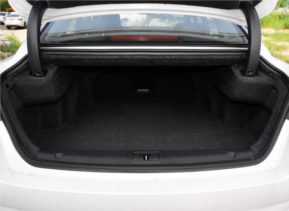 博瑞 2017款 1.8T 舒适型 车厢座椅   后备厢