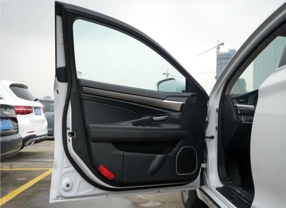 博瑞 2018款 1.8T 标准型 车厢座椅   前门板
