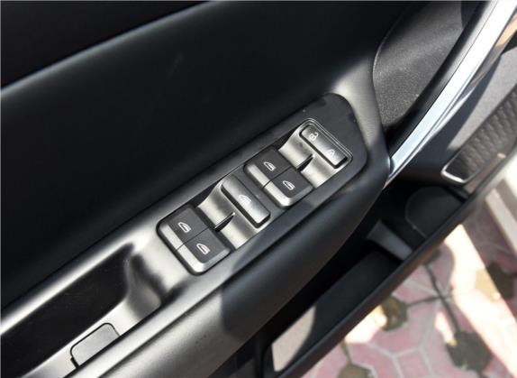 博越 2016款 1.8TD 手动智尚型 车厢座椅   门窗控制