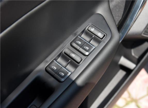 博越 2016款 1.8TD 自动智尚型 车厢座椅   门窗控制