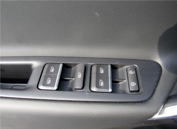 博越 2016款 1.8TD 自动四驱智慧型 车厢座椅   门窗控制