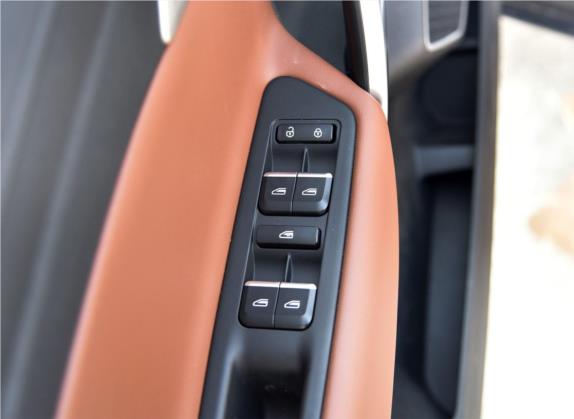 博越 2018款 1.8TD 自动四驱智尊型4G互联版 车厢座椅   门窗控制