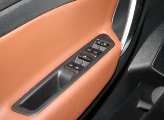 博越 2021款 1.8TD 手动两驱亚运版 车厢座椅   门窗控制