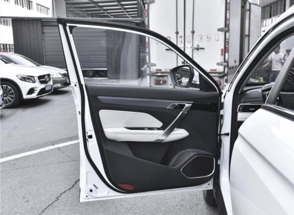 博越 2022款 博越X 1.8TD DCT智慧型 车厢座椅   前门板