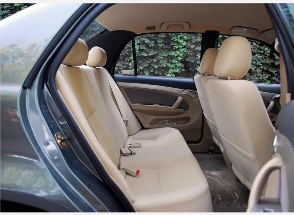 自由舰 2007款 1.3L 手动精致舒适型 车厢座椅   后排空间