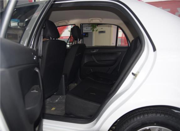 自由舰 2015款 1.3L 手动财富型 车厢座椅   后排空间