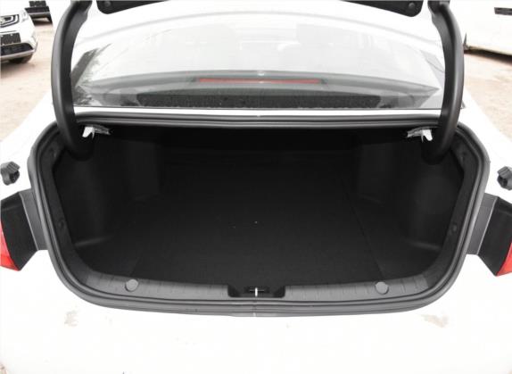 帝豪GL 2017款 1.8L 手动精英型 车厢座椅   后备厢