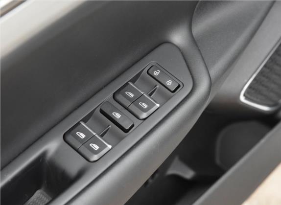 帝豪GL 2017款 1.8L 手动精英型 车厢座椅   门窗控制