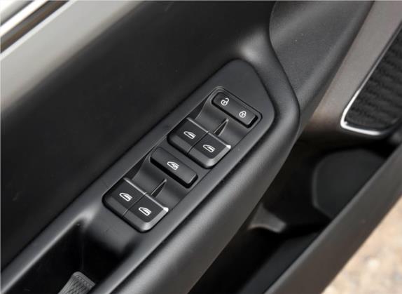 帝豪GL 2017款 1.8L DCT精英型 车厢座椅   门窗控制