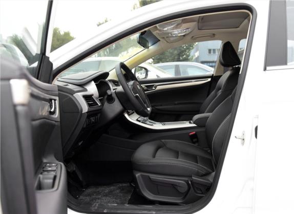 帝豪GL 2017款 1.3T DCT精英型 车厢座椅   前排空间