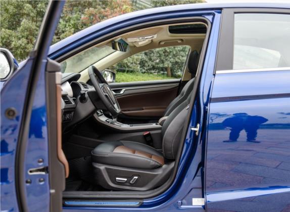 帝豪GL 2018款 1.4T DCT尊贵智联型 车厢座椅   前排空间
