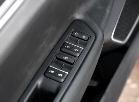 帝豪GL 2018款 1.8L 手动精英智联型 车厢座椅   门窗控制