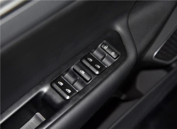 帝豪GL 2018款 1.8L DCT精英智联型 车厢座椅   门窗控制