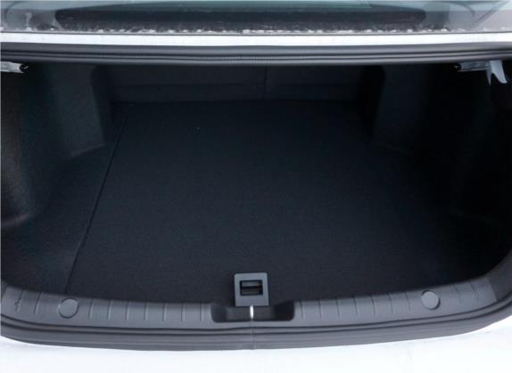 帝豪GL 2018款 1.4T DCT精英智联型 车厢座椅   后备厢