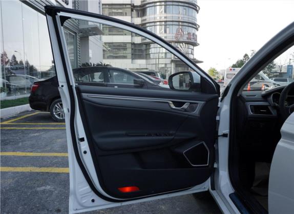 帝豪GL 2018款 1.4T DCT精英智联型 车厢座椅   前门板