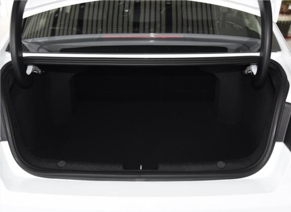 帝豪GL 2019款 1.4T CVT精英智享版 车厢座椅   后备厢