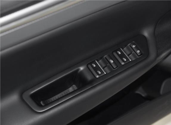 帝豪GL 2019款 1.4T CVT精英智享版 车厢座椅   门窗控制