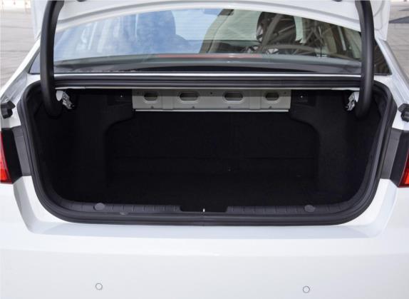 帝豪GL 2019款 1.4T CVT尊贵智享型 车厢座椅   后备厢