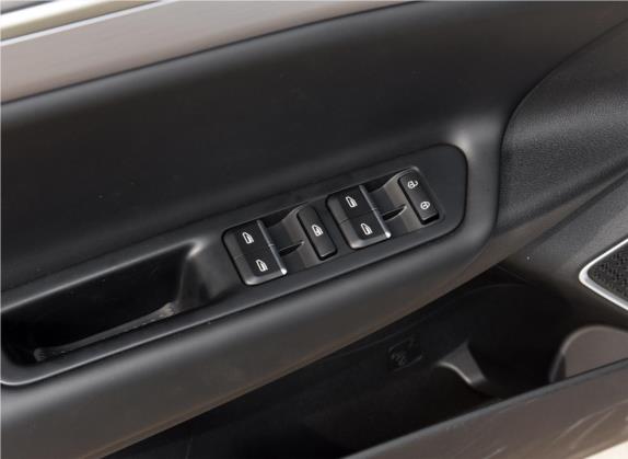 帝豪GL 2019款 1.4T 手动精英智享型 车厢座椅   门窗控制