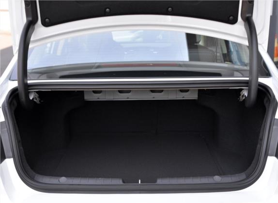 帝豪GL 2019款 1.5T DCT尊贵智享轻混型 车厢座椅   后备厢