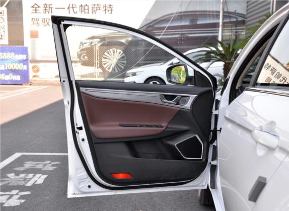 帝豪GL 2019款 1.5T DCT尊贵智享轻混型 车厢座椅   前门板