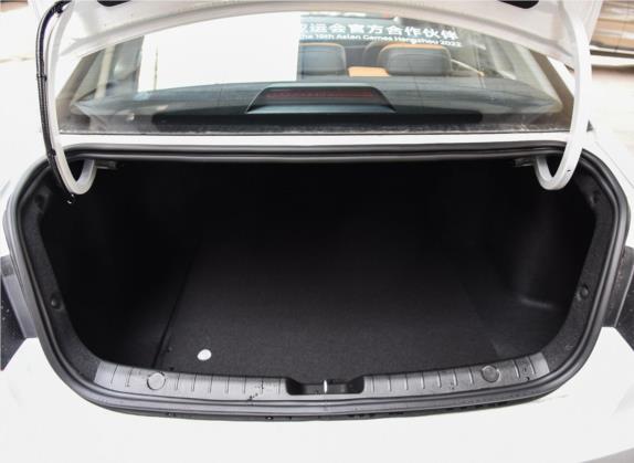 帝豪GL 2020款 1.4T CVT豪华型 车厢座椅   后备厢