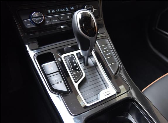 帝豪GL 2020款 1.4T CVT豪华型 中控类   挡把