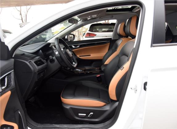 帝豪GL 2020款 1.4T CVT尊贵型 车厢座椅   前排空间