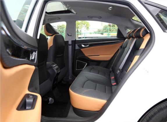 帝豪GL 2020款 1.5T DCT豪华型 车厢座椅   后排空间
